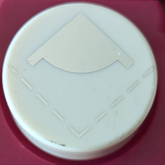 CRAFTERS - SCRAPBOOK - Emagination hole punchers - Picture 6 of 11